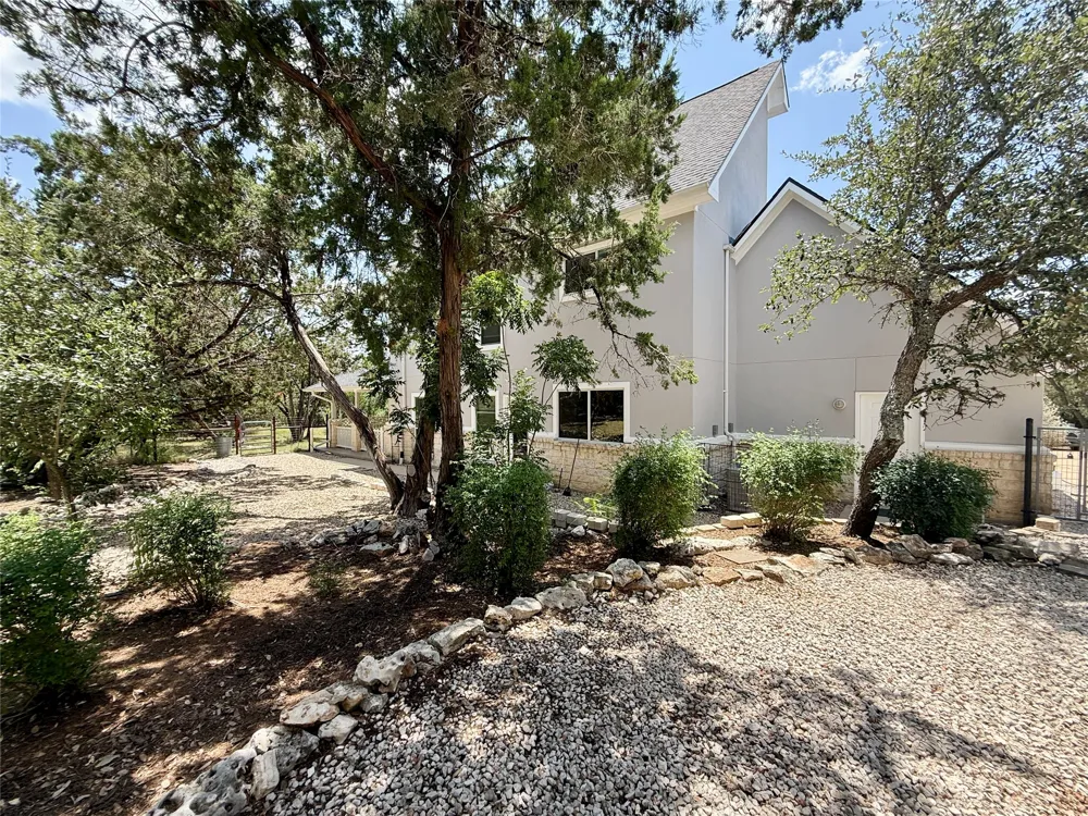 670 Woodland Drive Driftwood, TX 78619