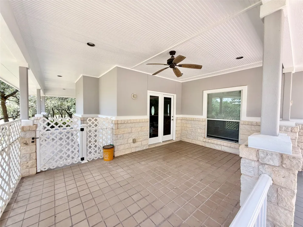 670 Woodland Drive Driftwood, TX 78619
