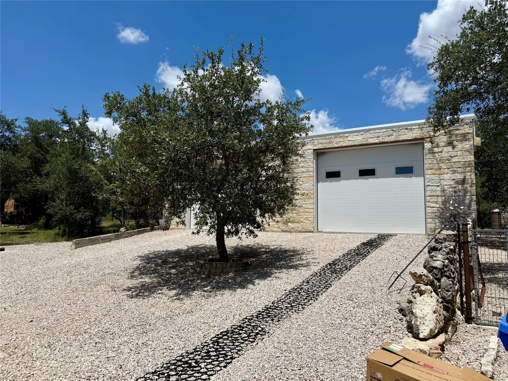 670 Woodland Drive Driftwood, TX 78619