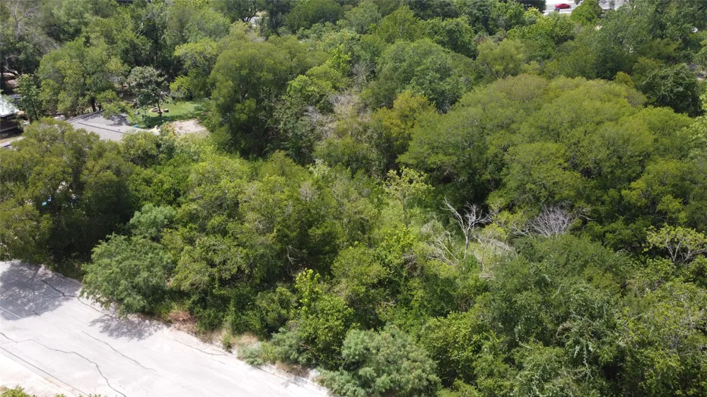 2502 Douglas Street Austin, TX 78741