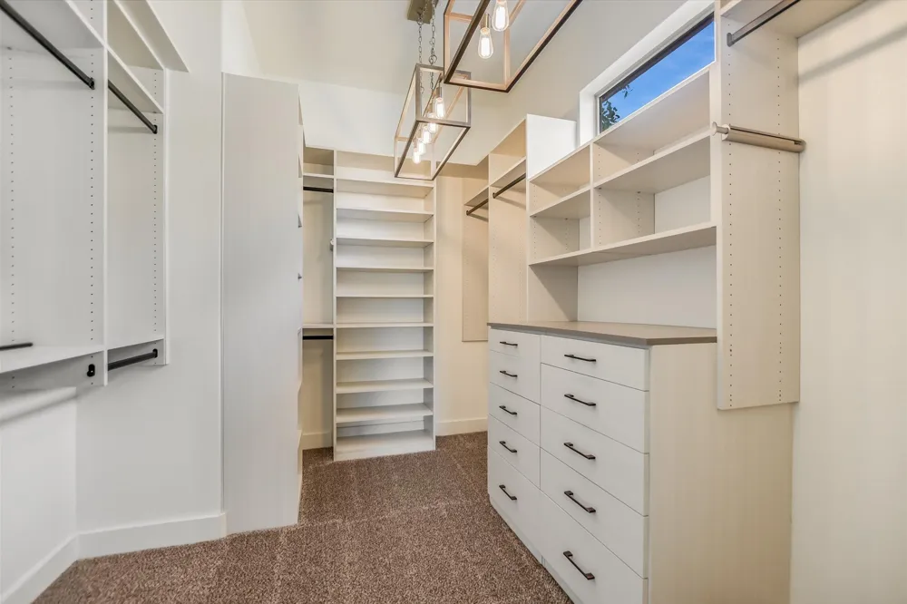 6005 Empresa Drive Austin, TX 78738