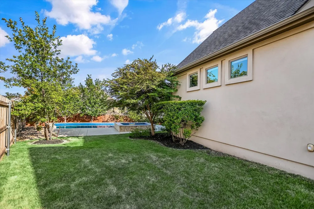 6005 Empresa Drive Austin, TX 78738