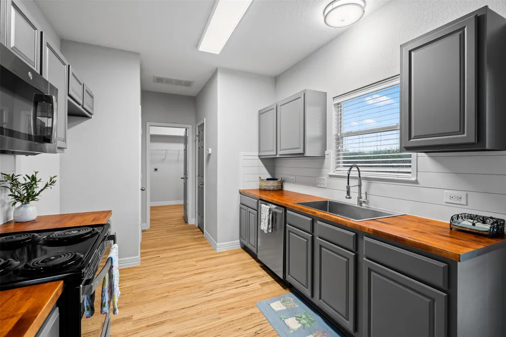 919 Washburn Drive Leander, TX 78641