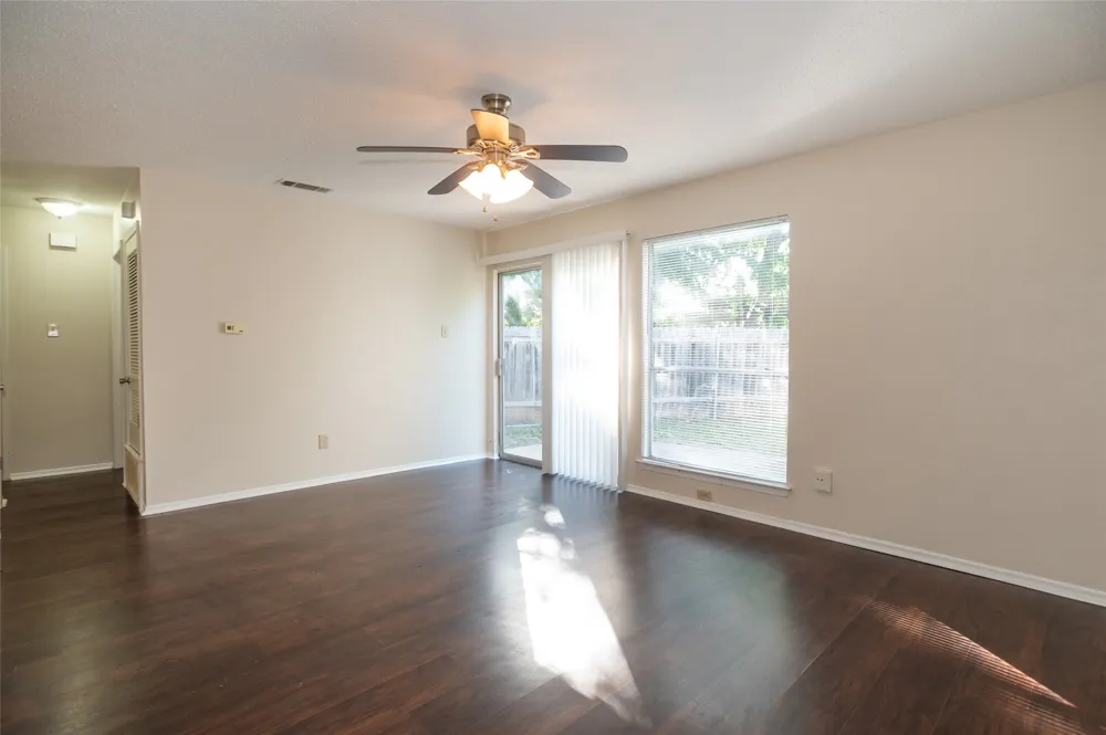 1407 Click Cove #B Austin, TX 78758