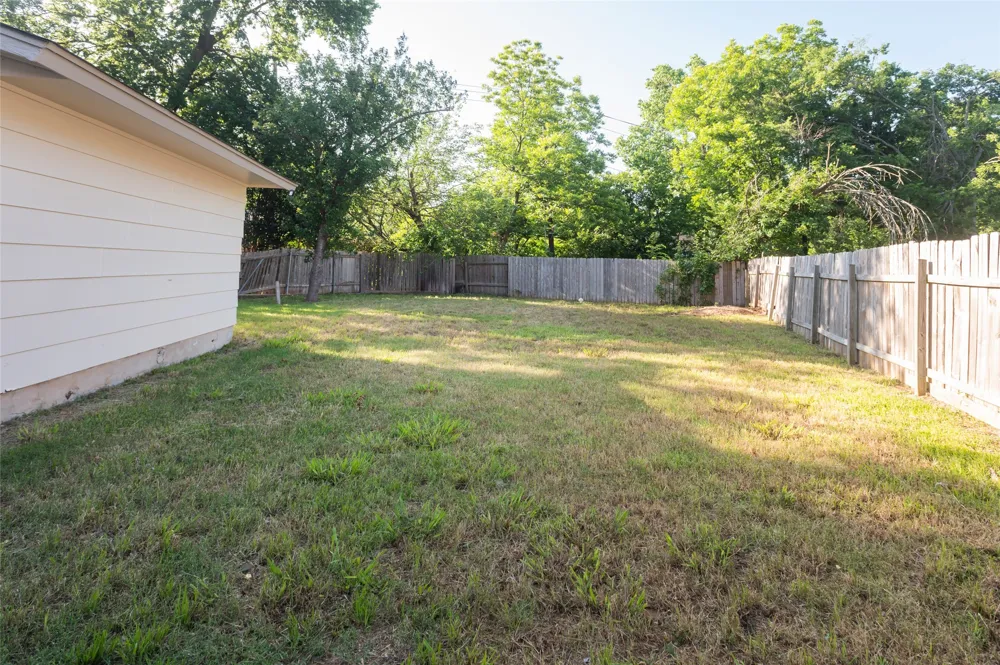 1407 Click Cove #B Austin, TX 78758