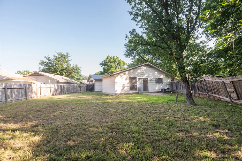 1407 Click Cove #B Austin, TX 78758