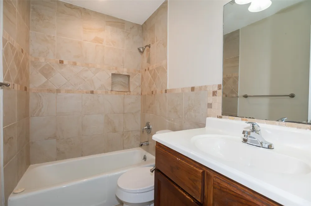 1407 Click Cove #B Austin, TX 78758