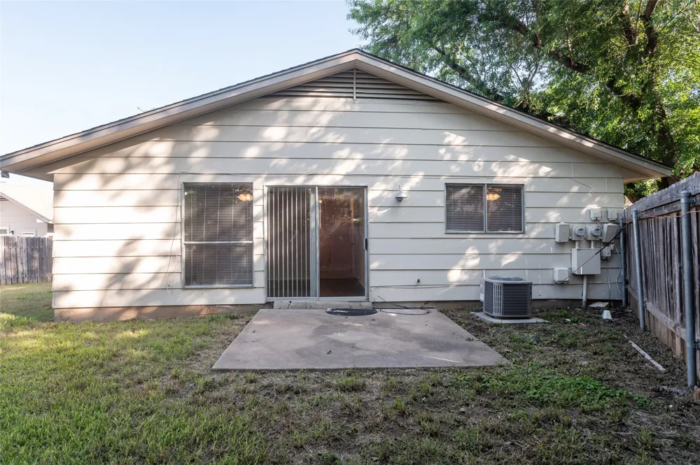 1407 Click Cove #B Austin, TX 78758