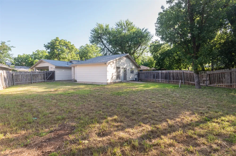 1407 Click Cove #B Austin, TX 78758