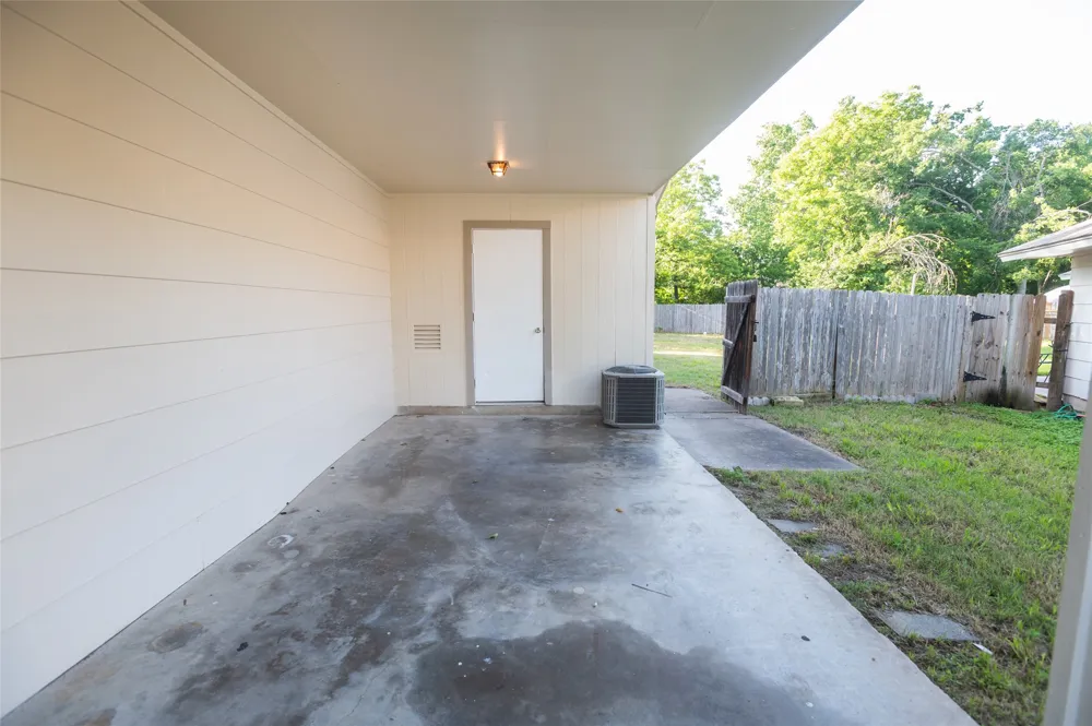 1407 Click Cove #B Austin, TX 78758