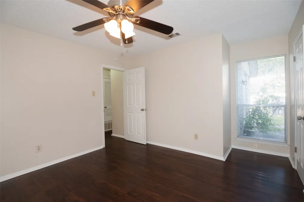 1407 Click Cove #B Austin, TX 78758