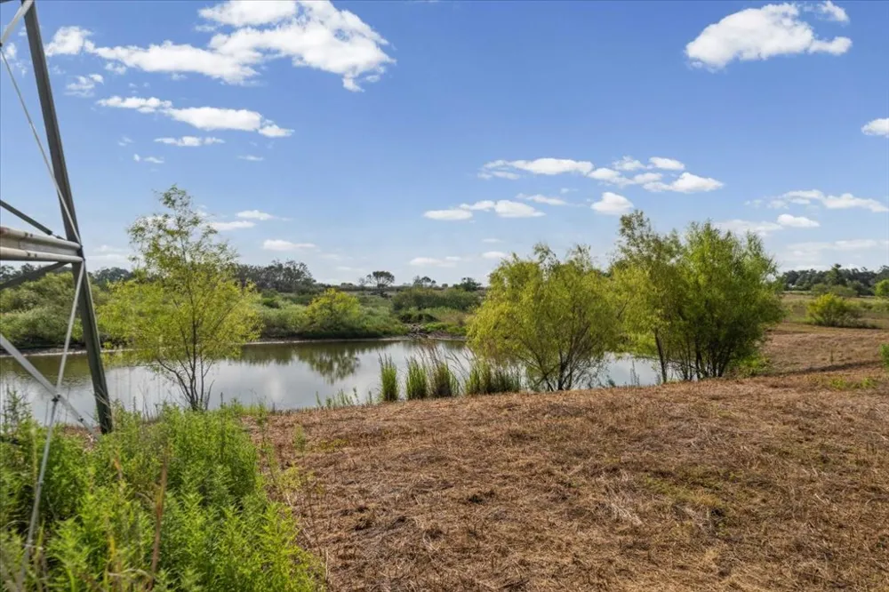 1265 County Road 410 Lexington, TX 78947
