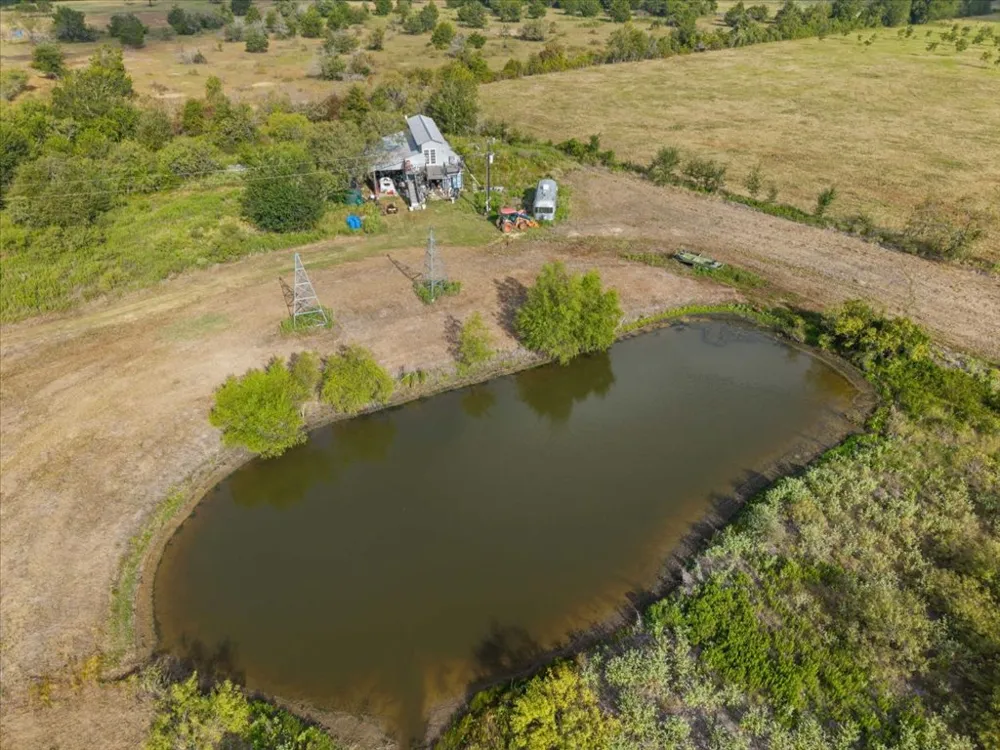 1265 County Road 410 Lexington, TX 78947
