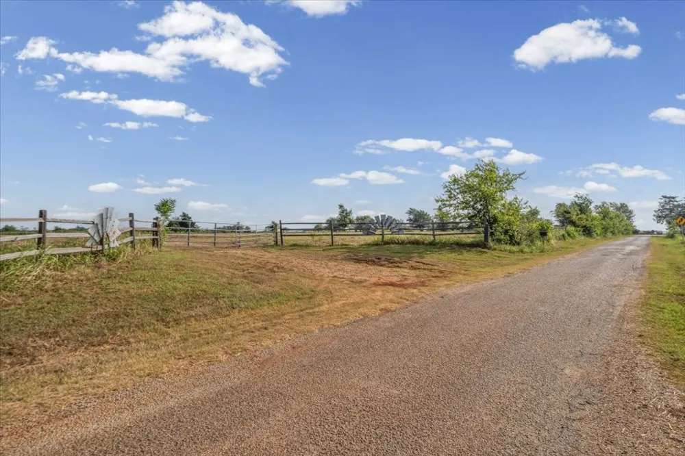 1265 County Road 410 Lexington, TX 78947