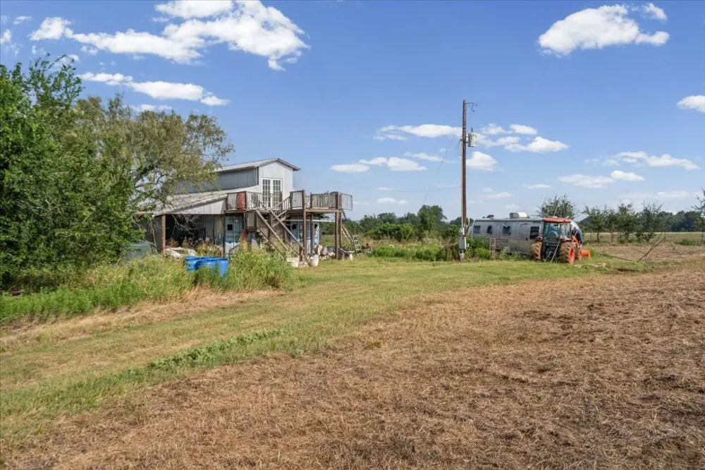 1265 County Road 410 Lexington, TX 78947
