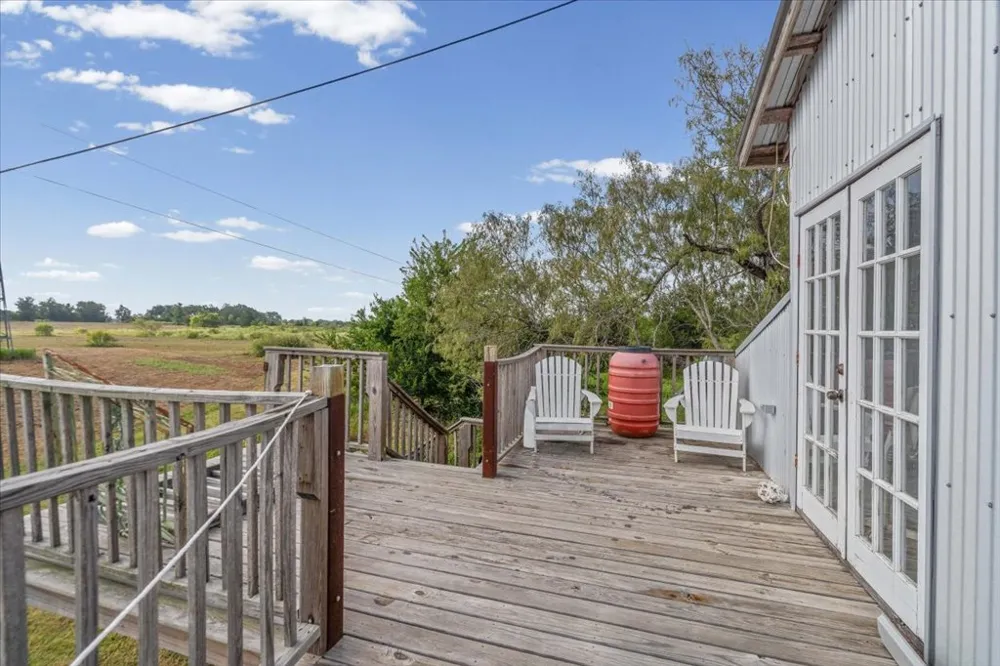 1265 County Road 410 Lexington, TX 78947
