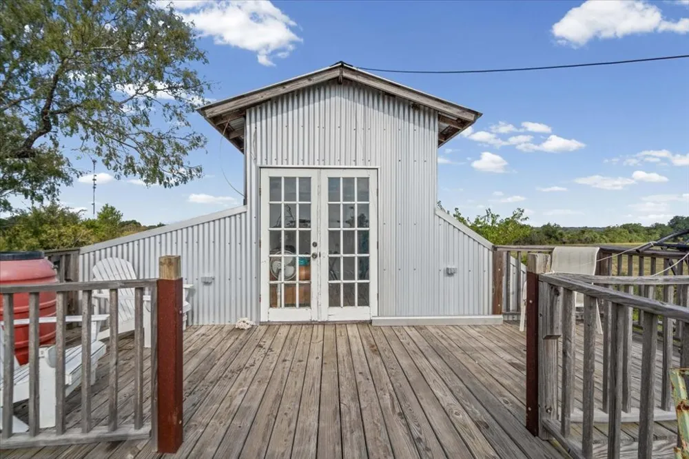 1265 County Road 410 Lexington, TX 78947