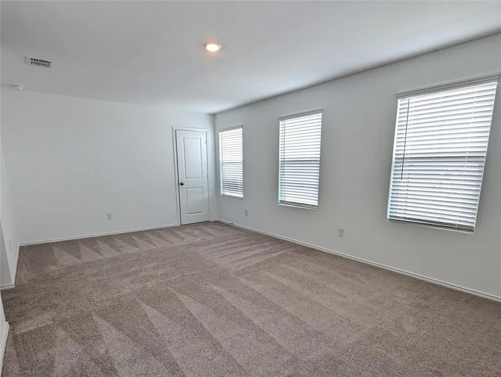 152 Avre Loop Kyle, TX 78640