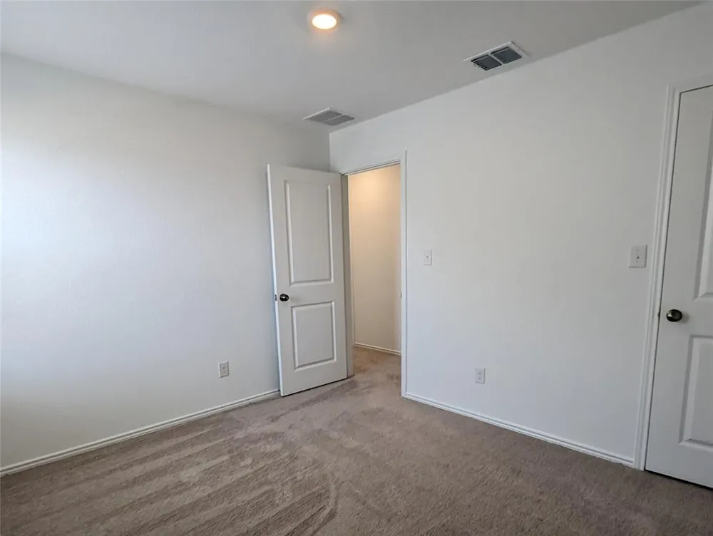 152 Avre Loop Kyle, TX 78640