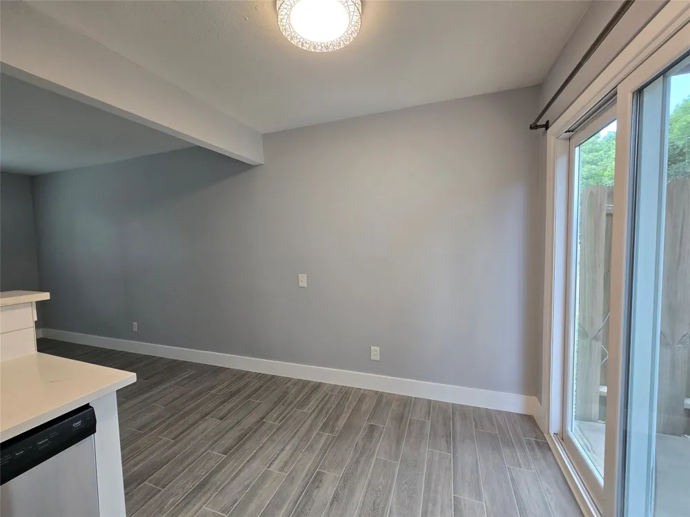 2504 Manor Circle #B Austin, TX 78723