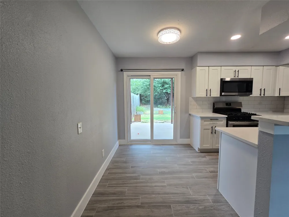 2504 Manor Circle #B Austin, TX 78723