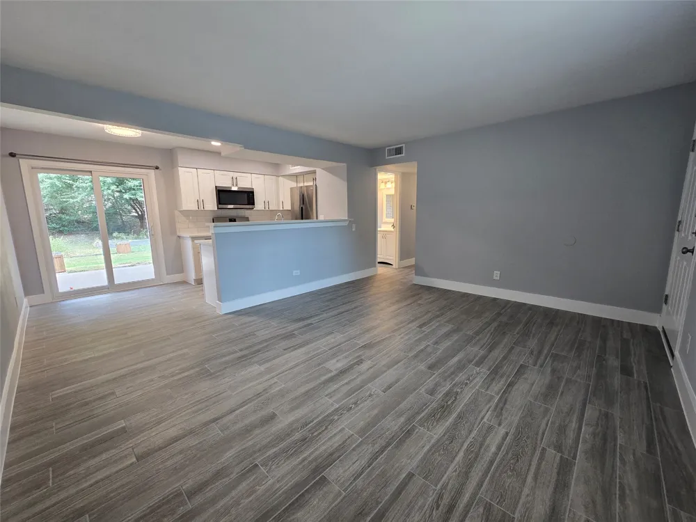 2504 Manor Circle #B Austin, TX 78723