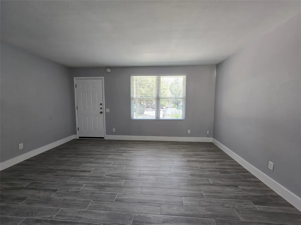 2504 Manor Circle #B Austin, TX 78723