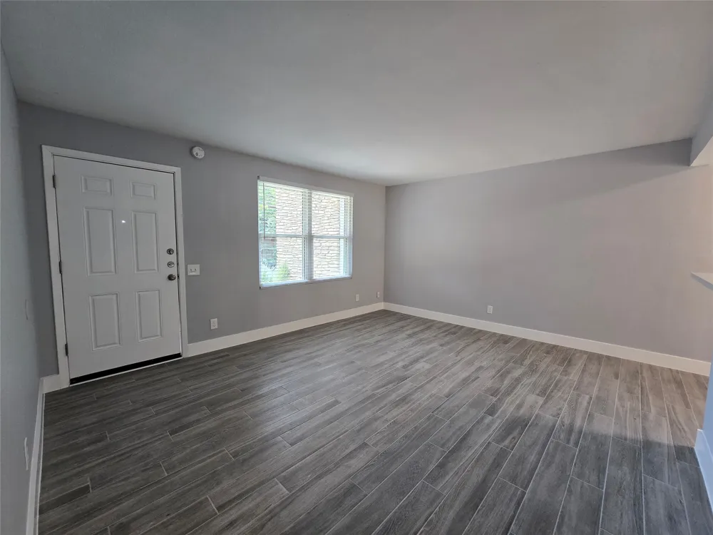 2504 Manor Circle #B Austin, TX 78723