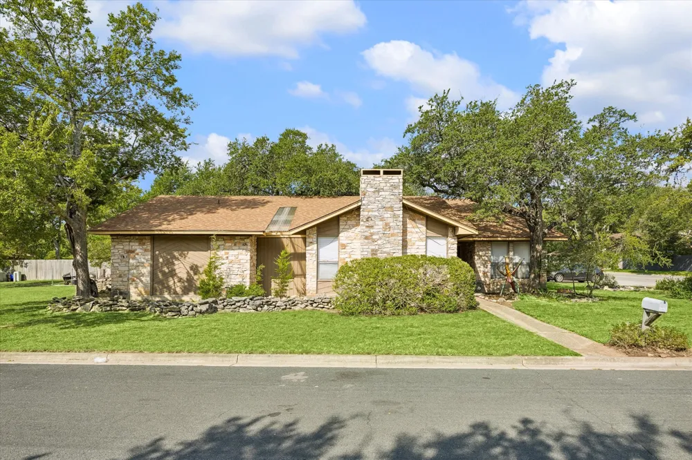 7115 Danwood Drive Austin, TX 78759