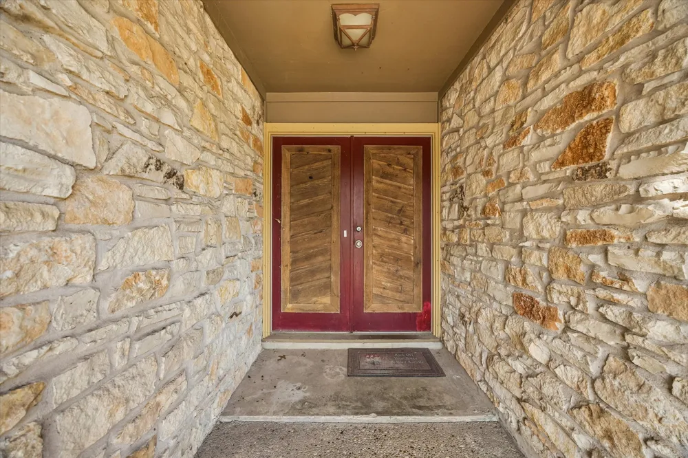 7115 Danwood Drive Austin, TX 78759