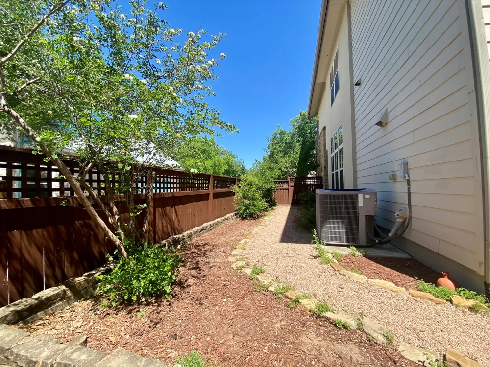 2009 Emma Long Street Austin, TX 78723