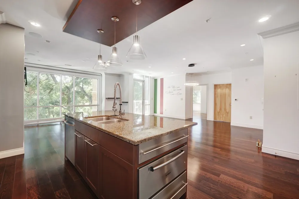 1600 Barton Springs Road #6306 Austin, TX 78704