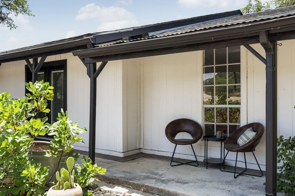 2591 Spring Valley Drive Dripping Springs, TX 78620