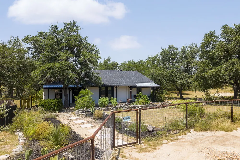 2591 Spring Valley Drive Dripping Springs, TX 78620