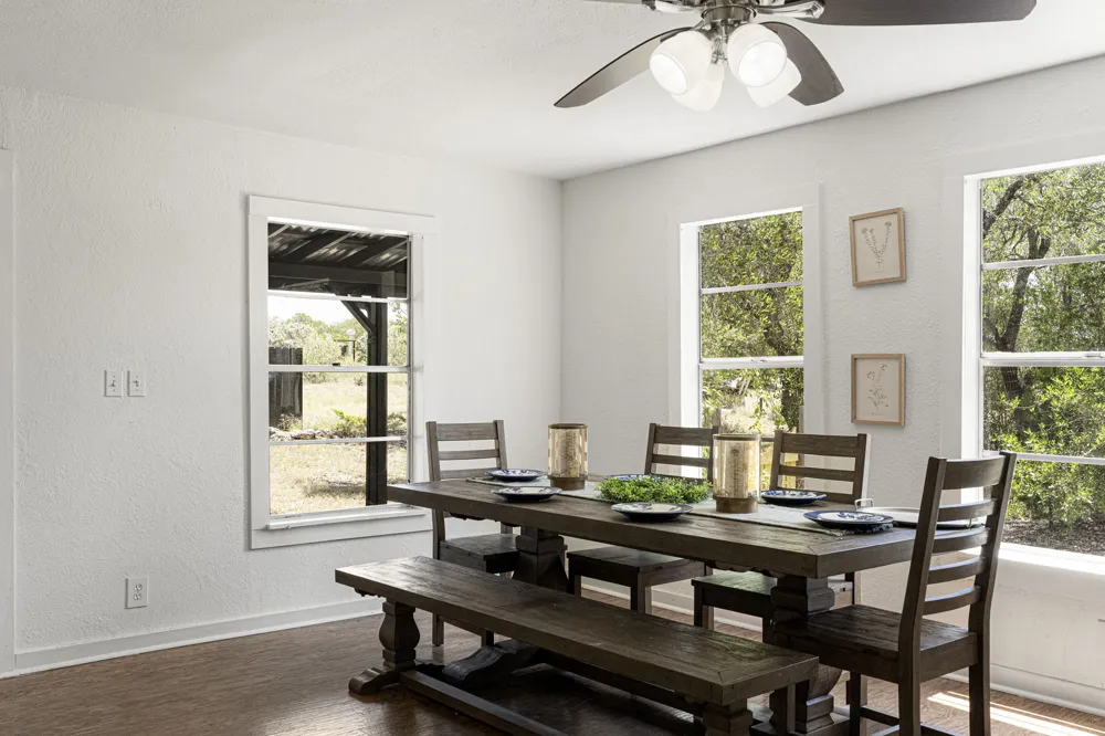 2591 Spring Valley Drive Dripping Springs, TX 78620