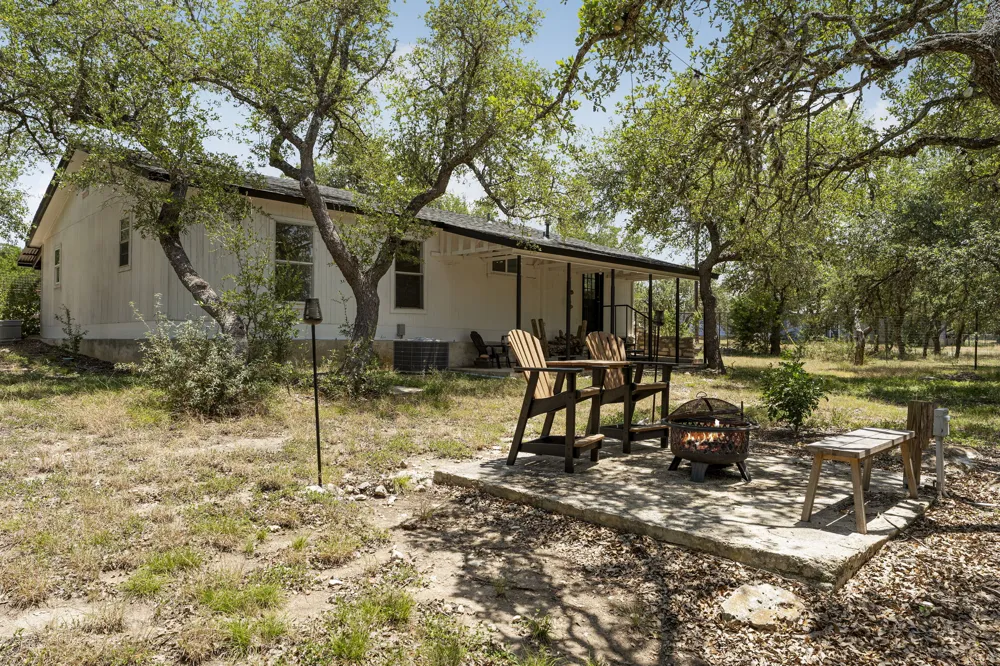 2591 Spring Valley Drive Dripping Springs, TX 78620