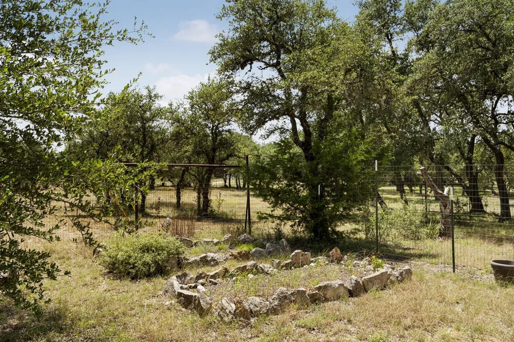 2591 Spring Valley Drive Dripping Springs, TX 78620