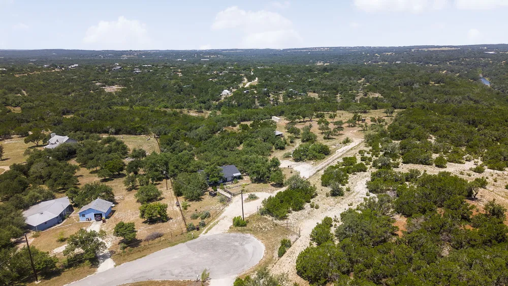 2591 Spring Valley Drive Dripping Springs, TX 78620