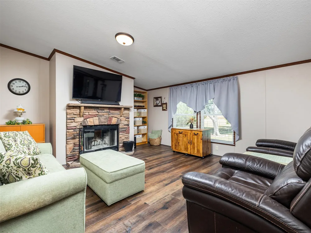 1320 HWY 138 Florence, TX 76527
