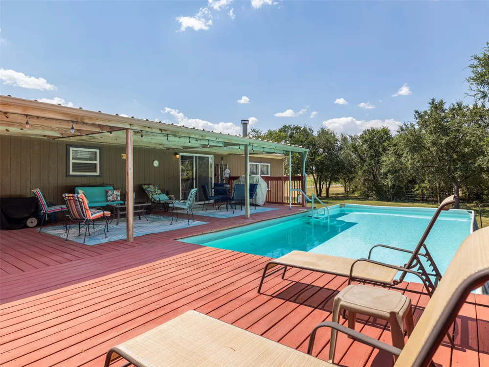 1320 HWY 138 Florence, TX 76527