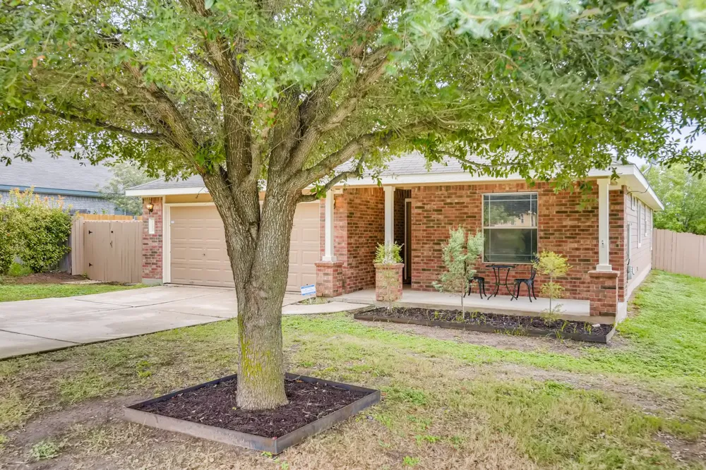 123 Loon Lake Drive Kyle, TX 78640