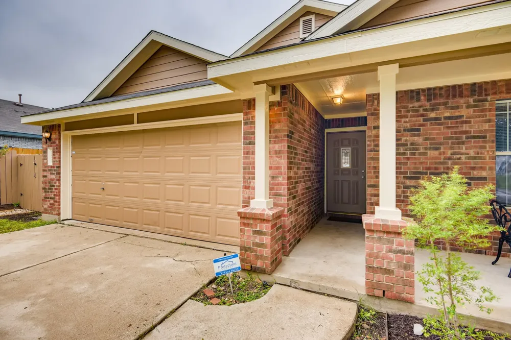 123 Loon Lake Drive Kyle, TX 78640