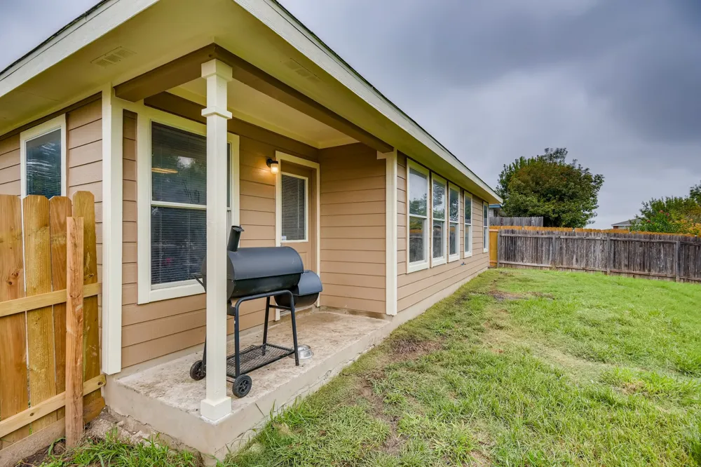123 Loon Lake Drive Kyle, TX 78640