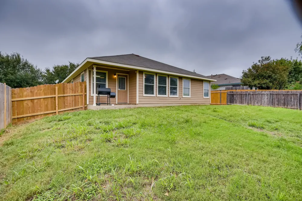 123 Loon Lake Drive Kyle, TX 78640