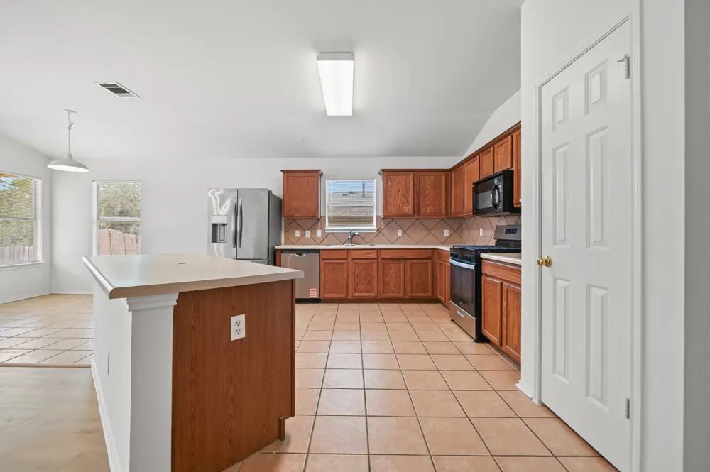 123 Loon Lake Drive Kyle, TX 78640