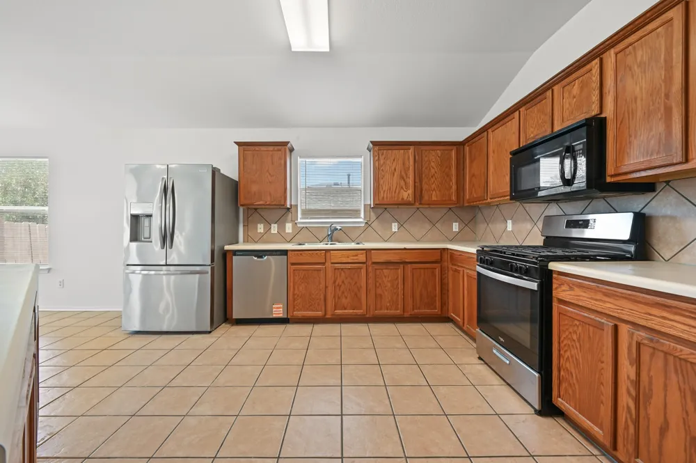 123 Loon Lake Drive Kyle, TX 78640