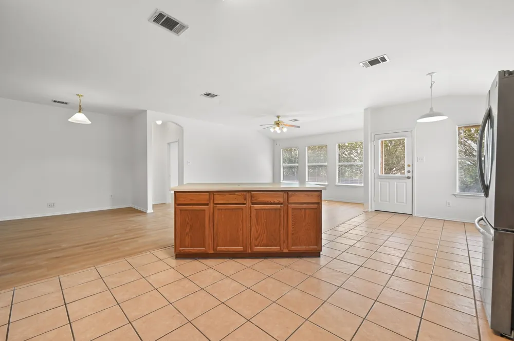 123 Loon Lake Drive Kyle, TX 78640