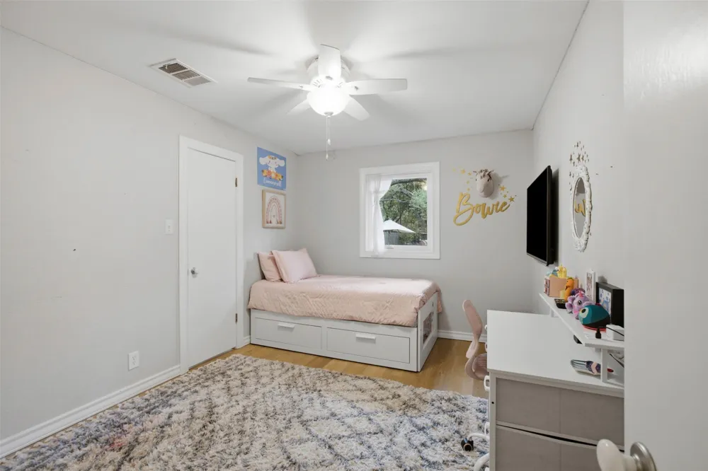 208 Phlox Drive Lakeway, TX 78734
