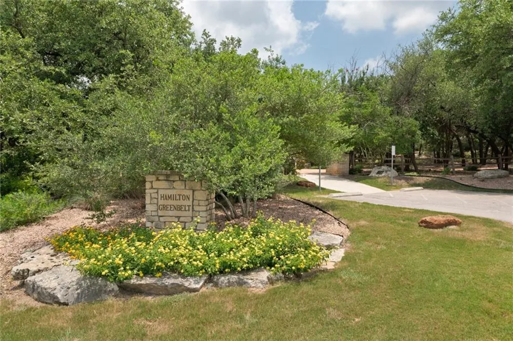 208 Phlox Drive Lakeway, TX 78734