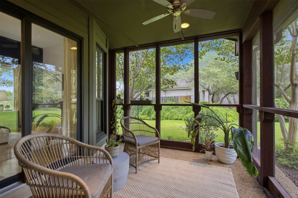 208 Phlox Drive Lakeway, TX 78734